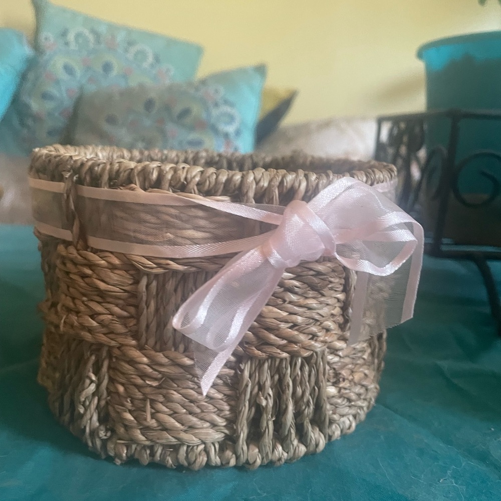 Wicker items - Picture 6 of 16